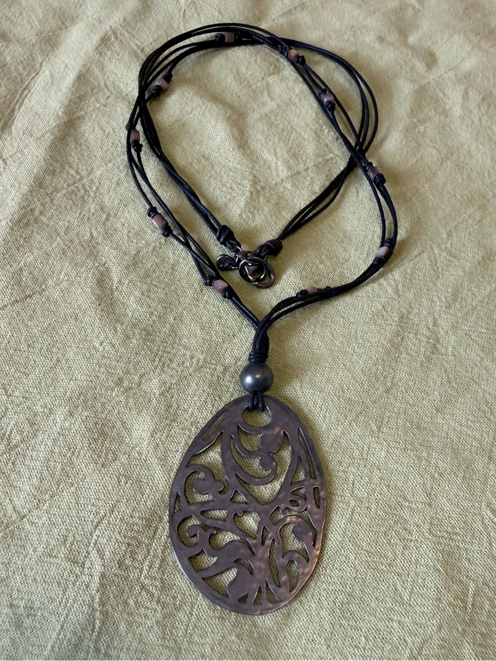 Silpada N1805 Sterling Silver Oxidized Filigree Oval Pendant Leather Necklace